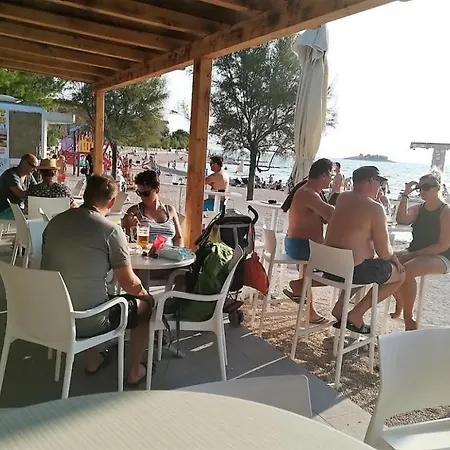 公寓 In Rogoznica With Terrace, Air Condition, Wifi, Washing Machine 罗戈兹尼察