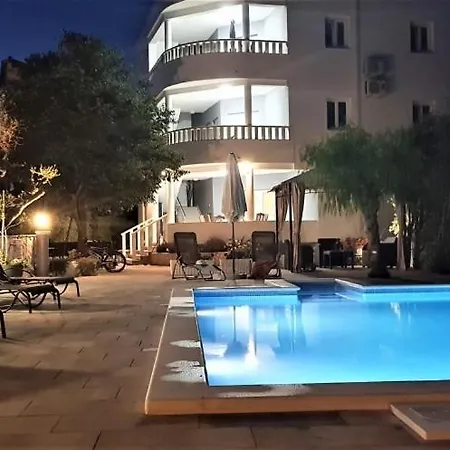 In Rogoznica With Terrace, Air Condition, Wifi, Washing Machine * Rogoznica (Sibenik-Knin)